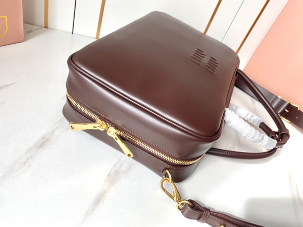 スーパーコピーブランドバッグ素材ディテール